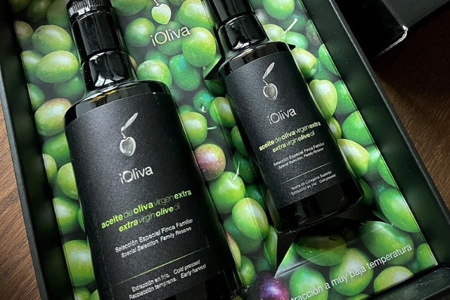 Customized EVOO gift boxes